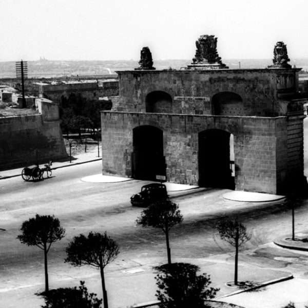 Porte de Bombes /25